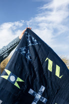 THE BIG BLUE THROW image 10